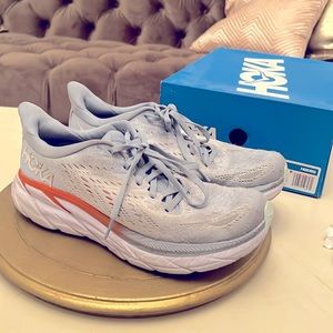 Hoka Clifton 8 size 8.5